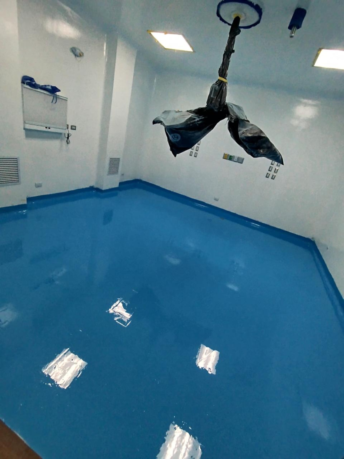 Obra - Epoxico autonivelante azul seguridad